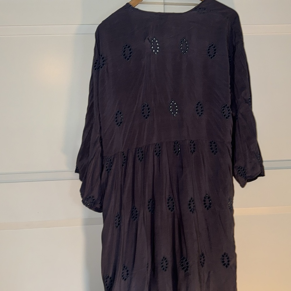 Robe - Picture 6 of 8